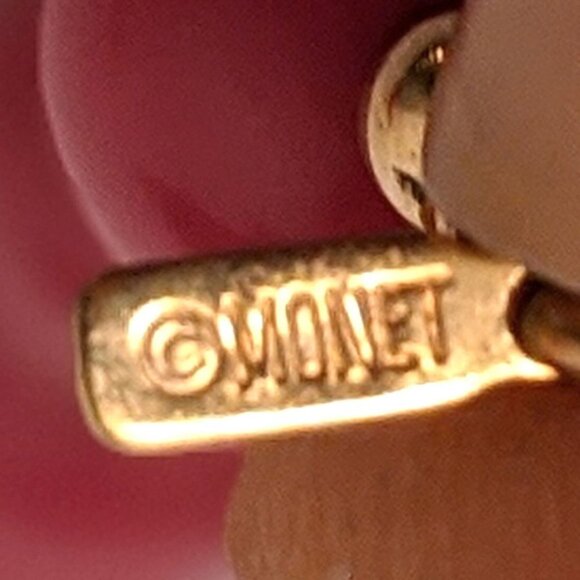 Vintage Monet Faux Pearl Strand Necklace 90s Dark Pink Gold Signed - Picture 8 of 9